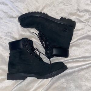 Womens Black Timberland Boots 🖤